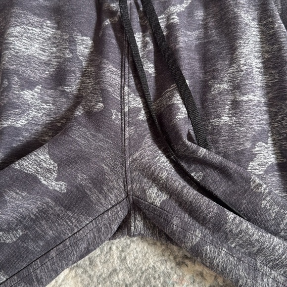 Lululemon Ready To Rulu Pant in Incognito Camo HTR Black / Black - Picture 4 of 9